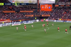 個人能力！登貝萊右路內切抽射破門，巴黎1-0領先洛里昂！