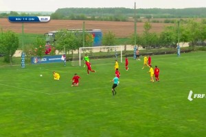 禁區(qū)內(nèi)犯規(guī)送點！羅馬尼亞球員點射破門，U16國足0-2落后羅馬尼亞U16