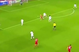 托雷斯的連停帶過已驚為天人，沒想到圣卡西降臨人間